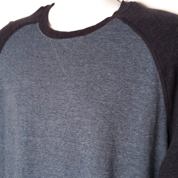 L. L. Bean Men's Washed Cotton Double-knit Crewneck Heathered Raglan Shirt - Picture 3 of 9